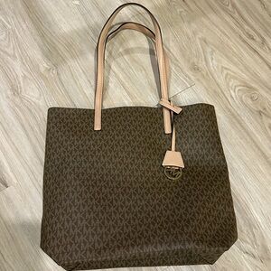 Michael Kors Signature Logo Tote with Pouch & Long Strap – Large‎